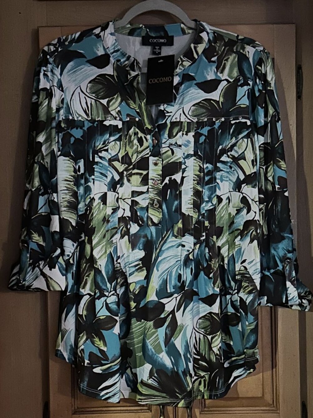 NWT Cocomo Studded Pleated Abstract Top-M